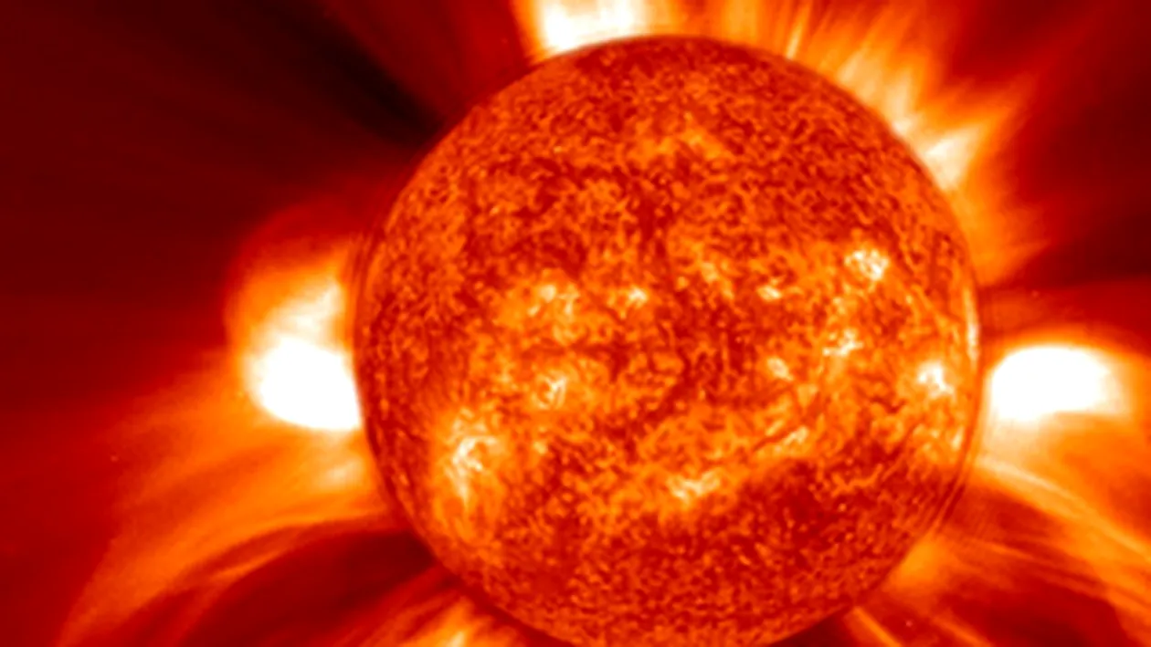 O eruptie solara ar putea perturba astazi activitatea satelitilor si retelele de comunicatii