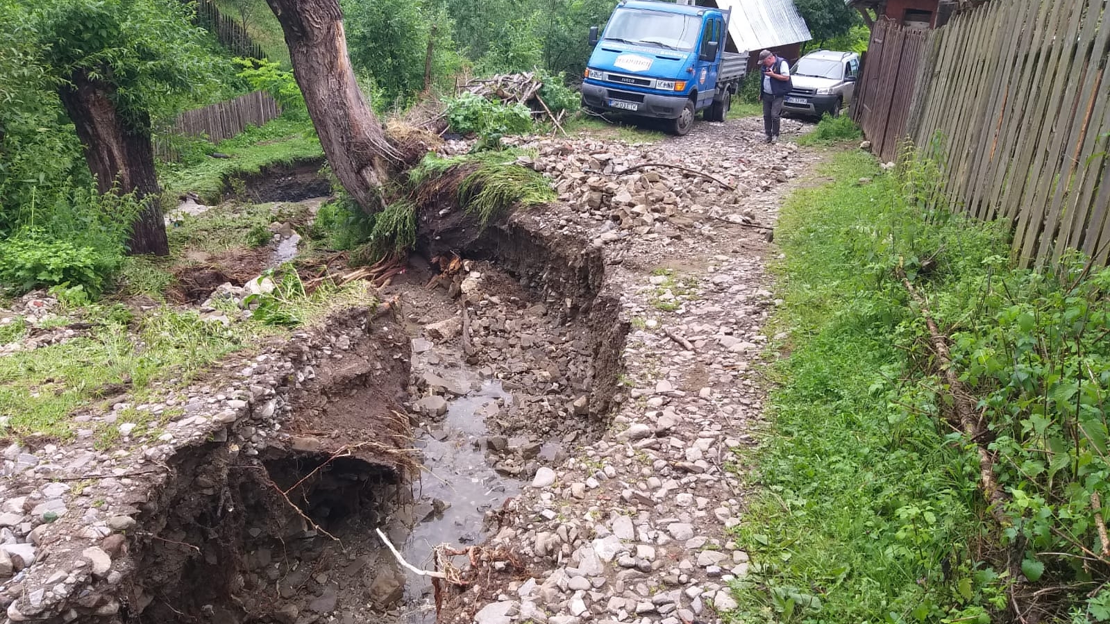 Panică în Bacău! Inundațiile au măturat totul în cale. FOTO