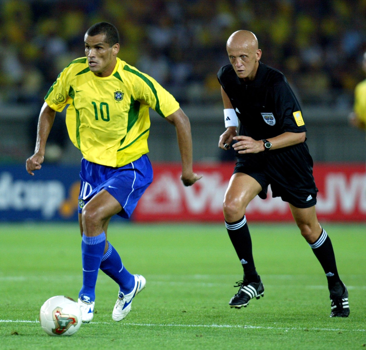 Collina pe teren alături de Rivaldo, sursa-profimedia.ro