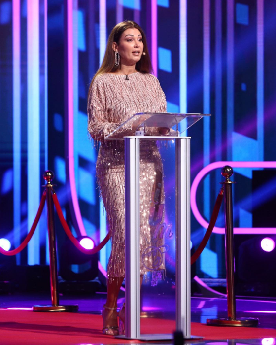 Nicoleta Luciu, din nou într-un studiou tv (sursa: facebook)