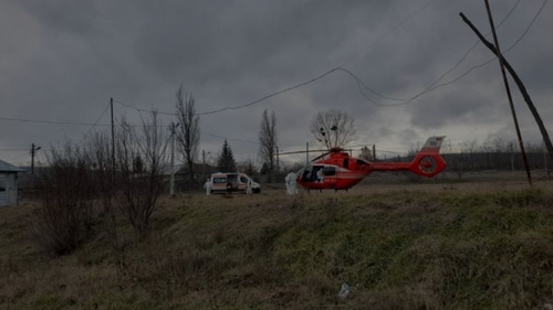 Șocant! O fețită de 8 ani, diagnosticată cu noul COVID-19, a căzut de la etaj în timp ce se afla în izolare. VIDEO