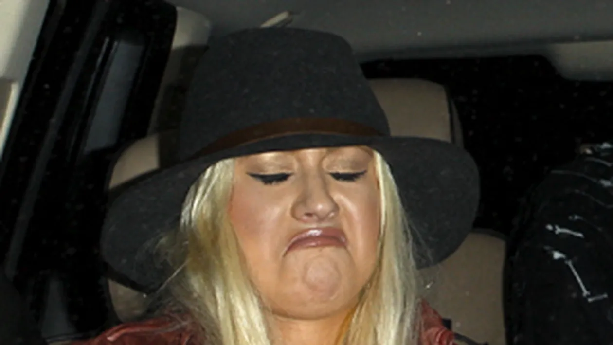 Aguilera seamana cu sora Danielei Crudu? Tu ce crezi?