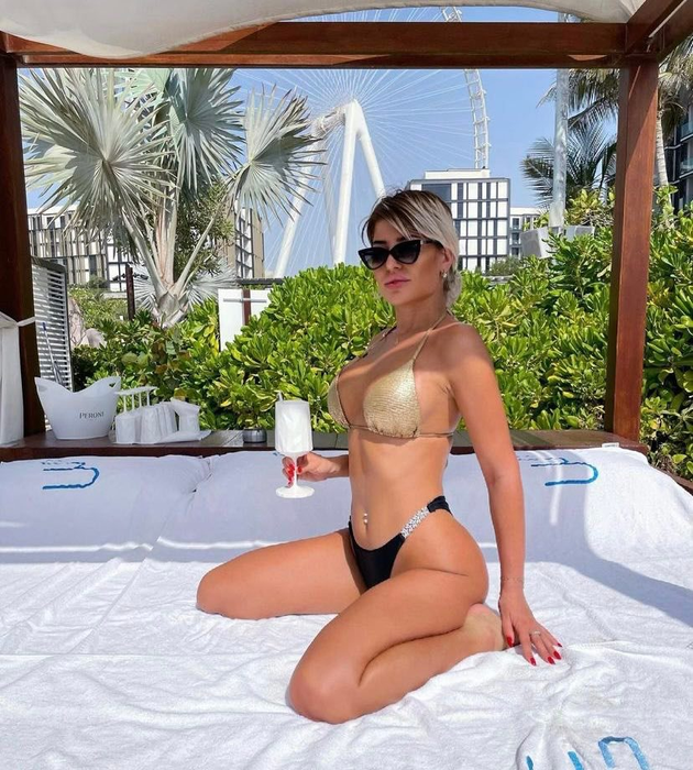Sylvia Laura a dat peste cap tot Dubaiul! Bomba sexy ”încalecă” bolizii de lux și iahturile milionarilor!