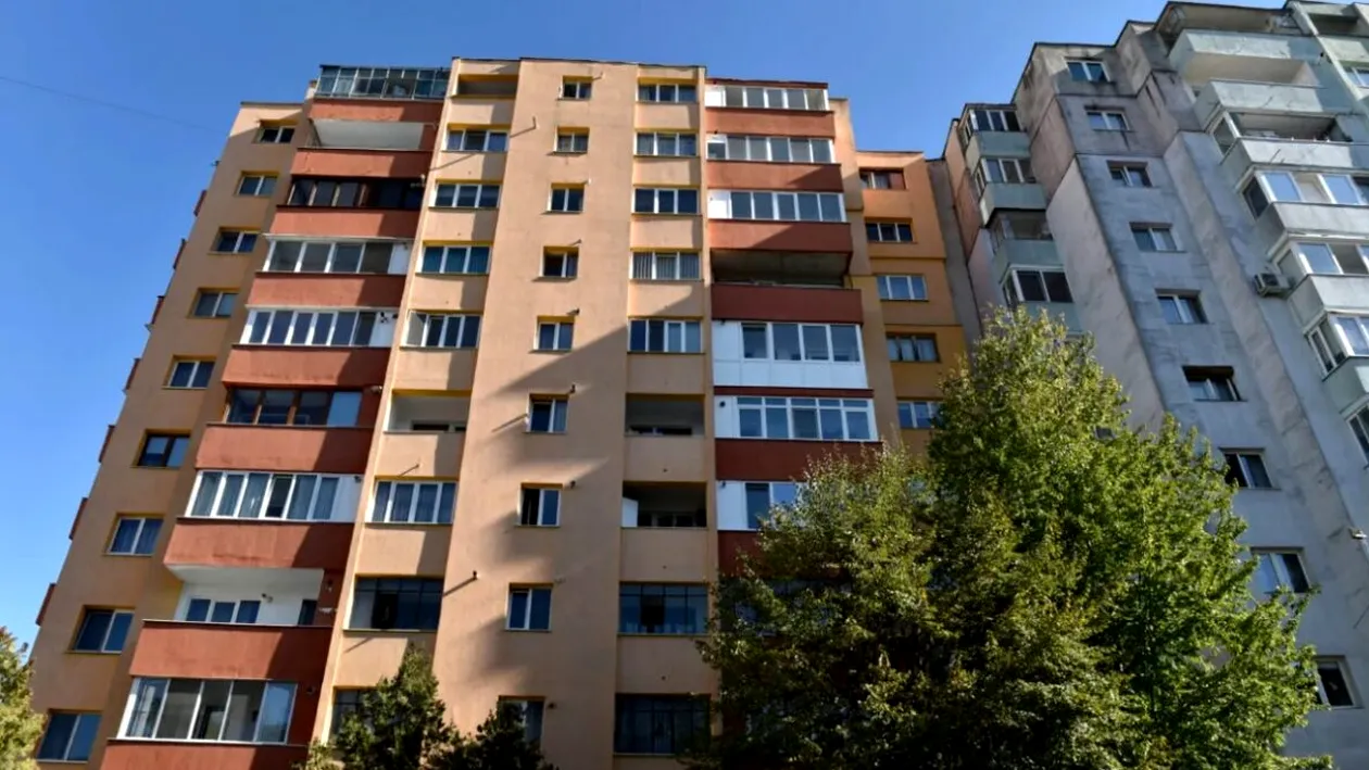 Legea care îi încurcă pe proprietari. Fără aprobarea asociației, nu mai ai voie să faci asta