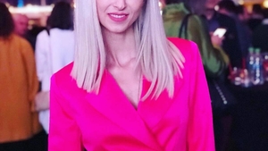 Andreea Bălan, schimbare radicală de look. A apărut aşa să ridice un premiu şi...