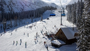 (P) Weekendurile la munte transformă pauzele scurte în vacanțe adevărate