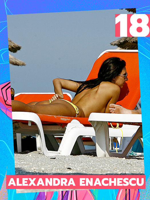 Top 50 de vedete puse în “dificultate” de bikini și sutien. Bianca Drăgușanu, Loredana Chivu, Daniela Crudu și-au băgat mâna și…