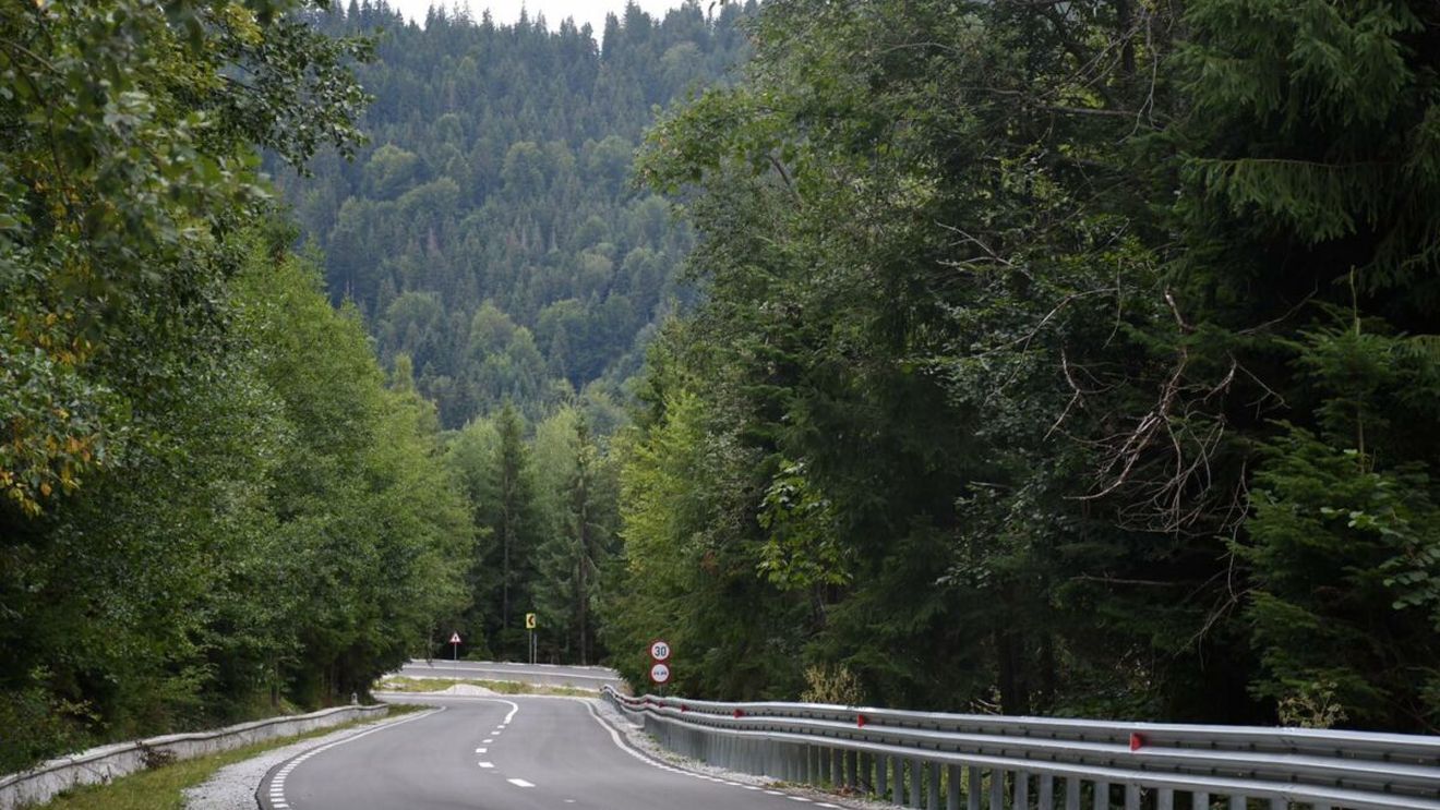 Uită de Transfăgarașan și Transalpina. România are un drum splendid pe care puțini îl știu