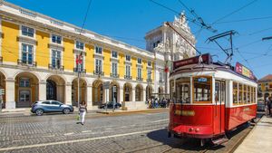 Tragedie pe linia de tramvai din București. O tânără de 22 de ani și-a găsit sfârșitul din cauza unui moment de neatenție
