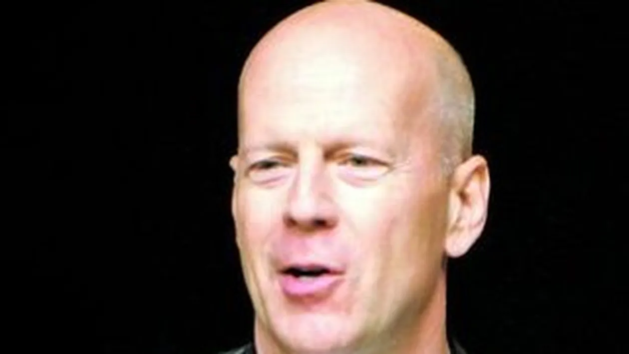 Ce mai face Bruce Willis. Moare greu la Budapesta
