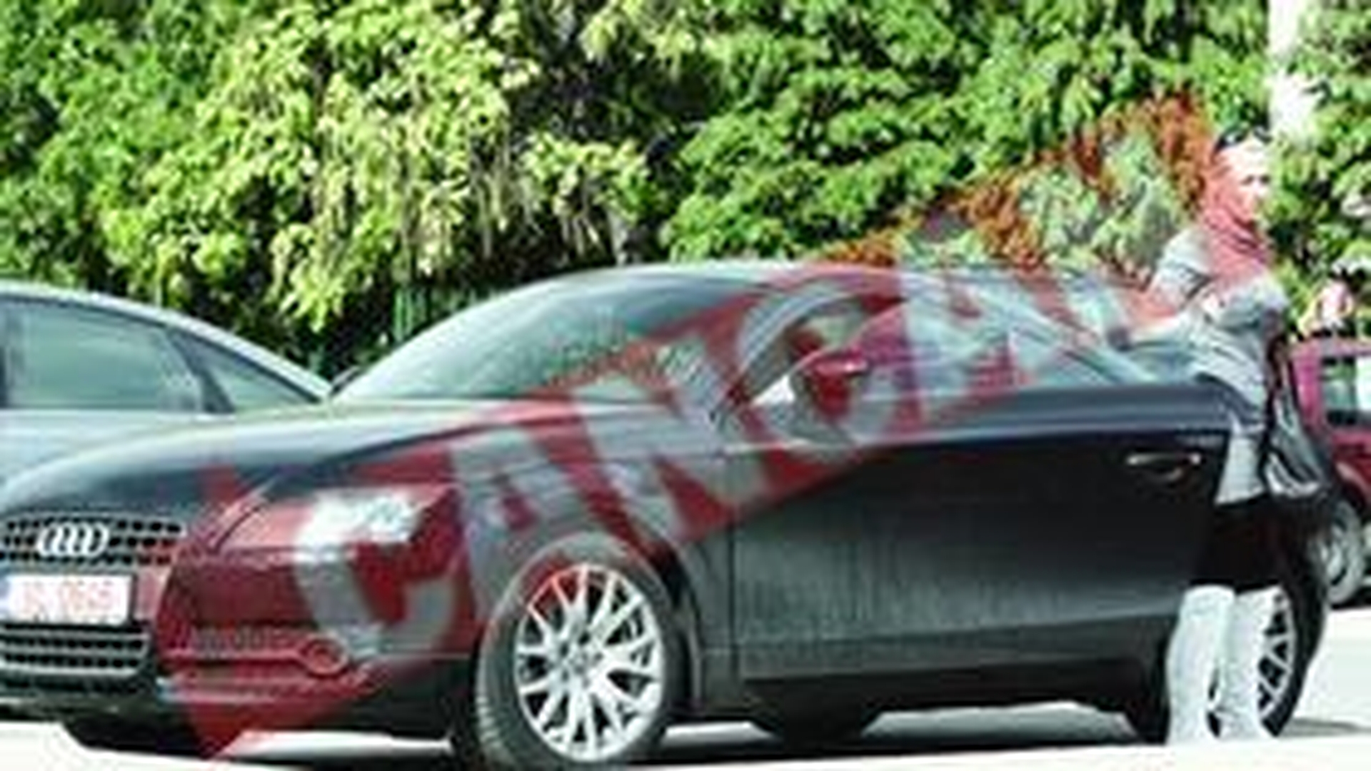 Alina, ex-A.S.I.A., a primit masini de 80.000 de euro de la iubitul ei