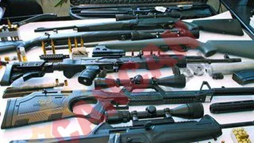 Arsenal impresionant in casa unui braconier