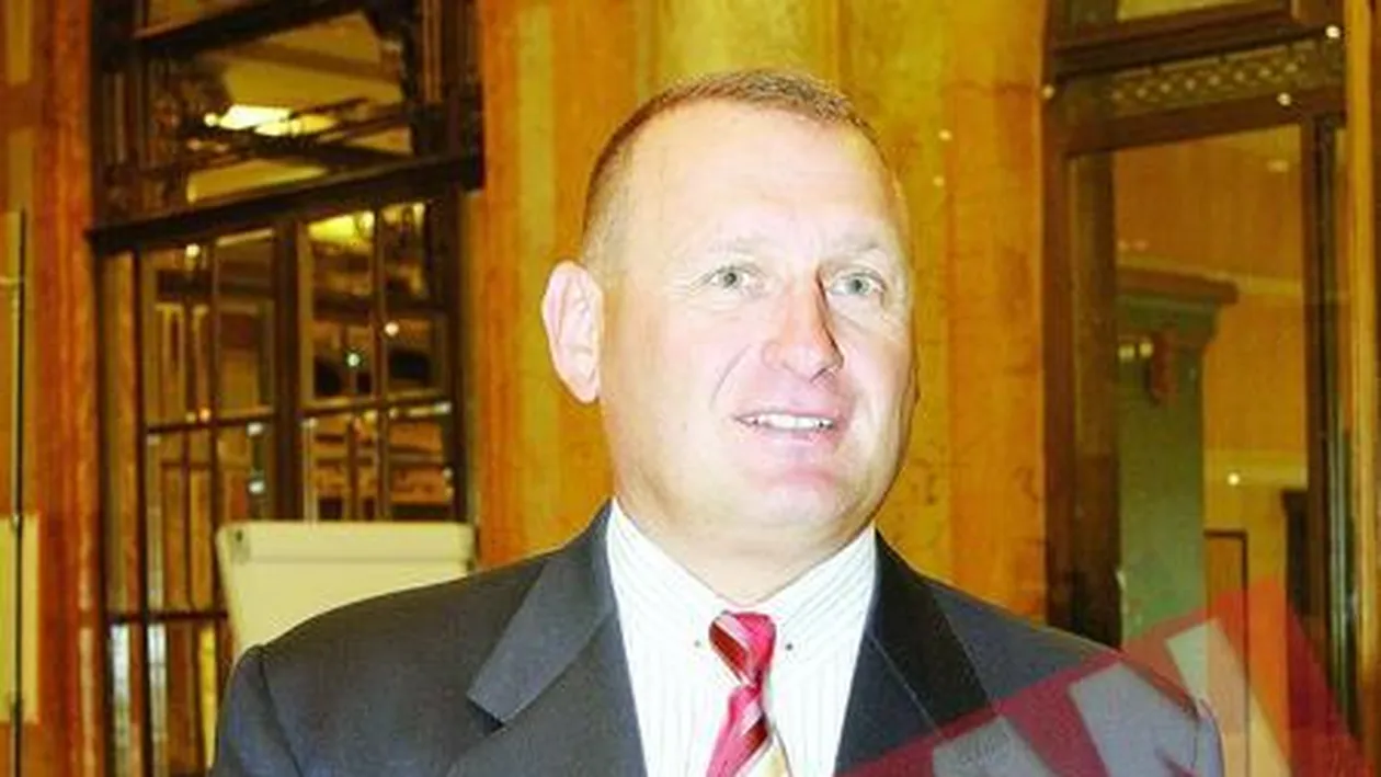 Liberalii Il arunca pe Catarama In lupta cu Nastase