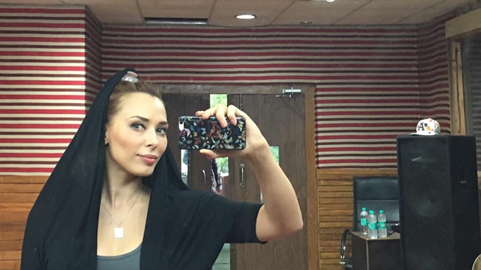 IULIA VÂNTUR a cântat la un spectacol, dar indienii au criticat-o dur!