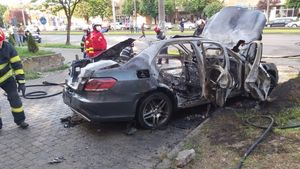 Incendiu în Arad. Un bărbat a fost găsit mort în flăcări, într-o mașină care a ars