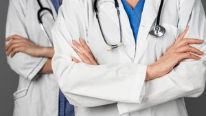 Boala care trimite tot mai mulți copii la spital în sezonul estival. Medicii trag un semnal de alarmă