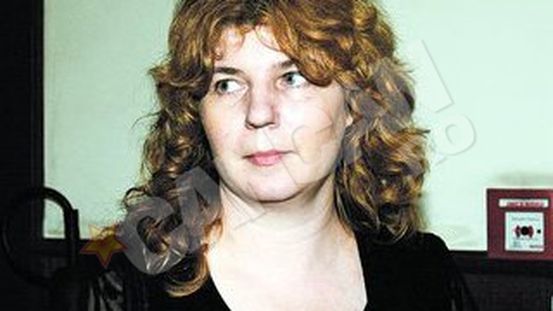 Andreea Barlea profita din plin de avantajele profesionale! Se foloseste de masina de la serviciu