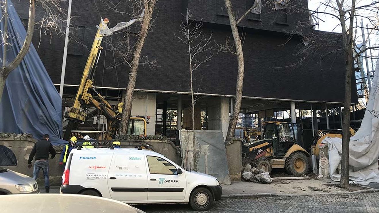 VIDEO EXCLUSIV. "Domnul Sensiblu" loveşte necruţător. Ce nebunie a făcut ex-iubitul milionar al Annei Lesko la doi paşi de Palatul lui Iohannis 