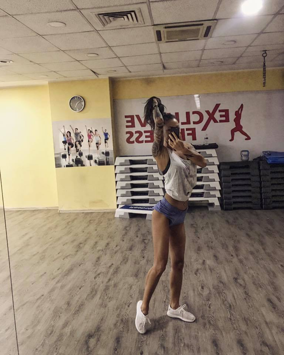 Roxana Vancea s-a pozat topless! Fotografia care i-a lăsat fără cuvinte pe fani
