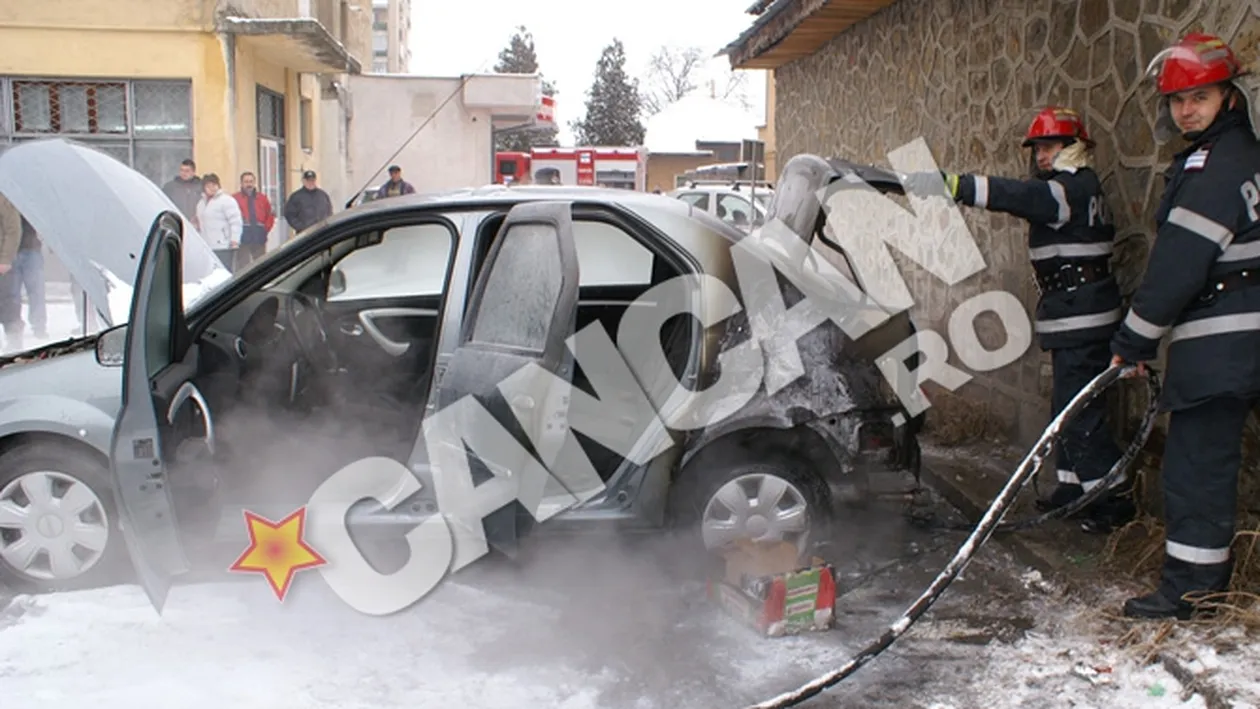 I-a luat masina foc dupa ce turat motorul la maximum