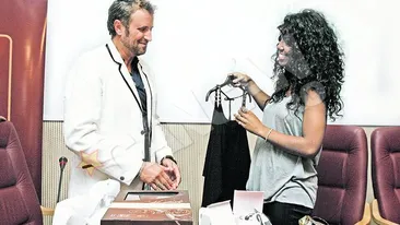 Denisa Nechifor poarta o creatie a lui Catalin Botezatu. Si-a imbracat iubita ca pe Kelly Rowland