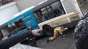 VIDEO / ALERTĂ în Moscova! Un autobuz a intrat cu viteză într-o mulţime: cel puţin 5 morţi şi 15 răniţi