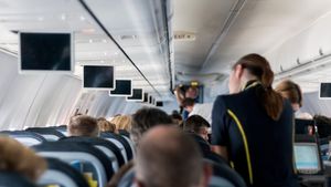 Băutura pe care nu trebuie să o consumi în avion. O stewardesă rupe tăcerea: „Este absolut dezgustătoare”