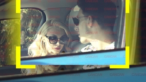 S-a rupt lanțul de iubire în cuplul Andreea Bălan - Victor Cornea? Cântăreața a înlocuit zâmbetele și privirile duioase cu o atitudine tăioasă | FOTO EXCLUSIV