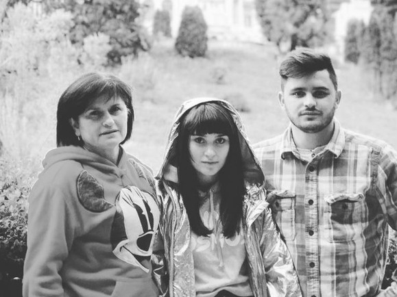 Irina Rimes, în lacrimi după ce a primit un mesaj sfâșietor: “Am aflat că mama are cancer în stadiul 4”