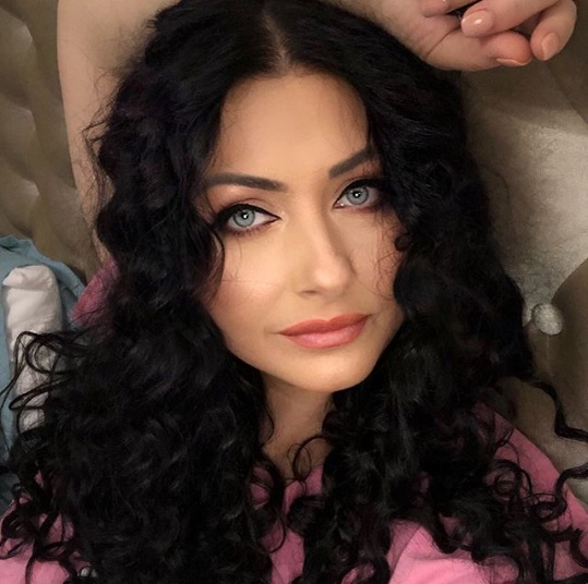 Gabriela Cristea i-a răspuns unei femei care i-a spus că e bătrână. Mesajul prezentatoarei i-a inspirat pe mulți internauți