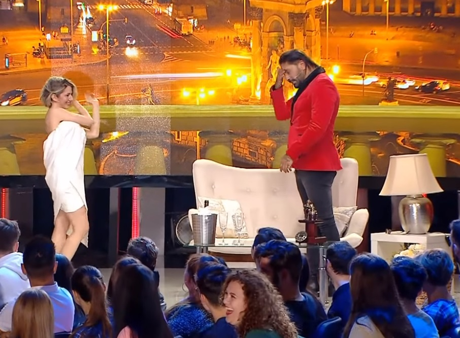 Și cu Răzvan cum rămâne!? Lidia Buble, filmată în brațele lui Connect-R