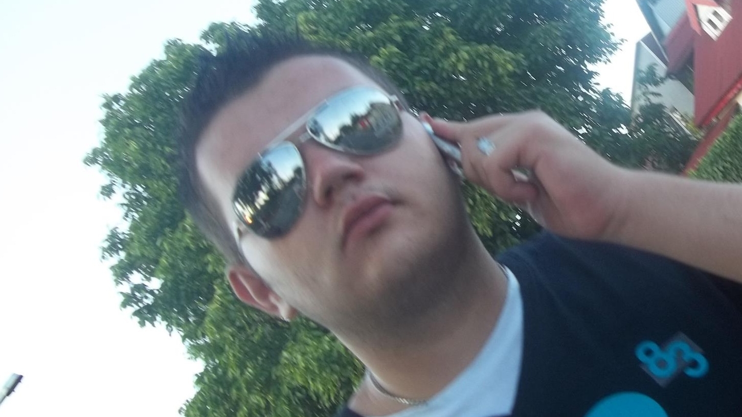 Flagrantul care poate arunca in aer Politia! “Am filmat un comisar in timp ce imi cerea 100.000 de euro ca sa ma elibereze!