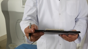 Încă un medic fals descoperit în Capitală! Bărbatul a fost reținut