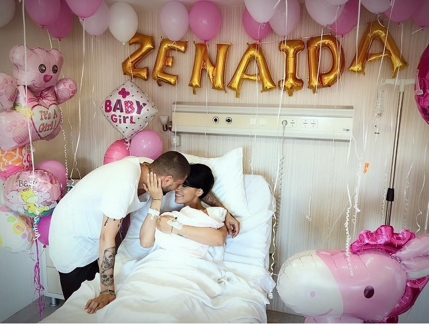 Adelina Pestrițu a născut o fetiță perfect sănătoasă: ”Familia noastră este în extaz”