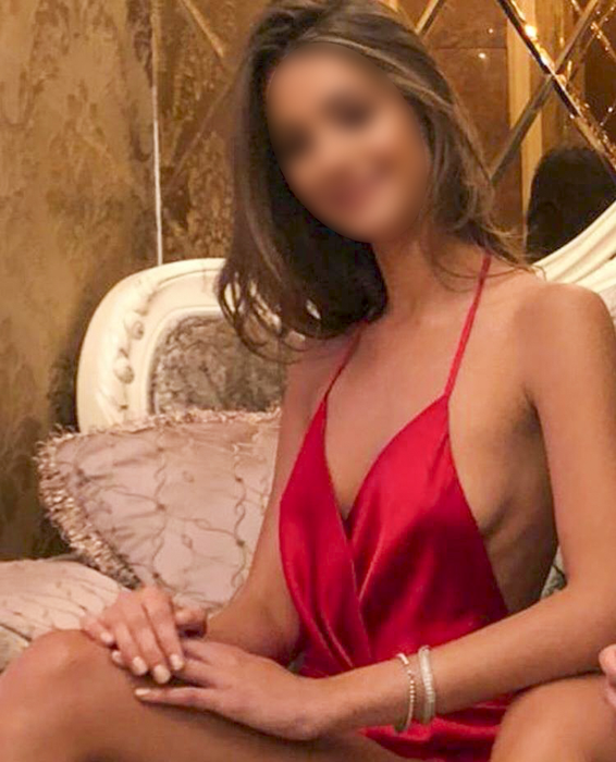 ”Sora” Elenei Băsescu  a păruit-o în LOFT pe ”fosta” lui Cătălin Botezatu!