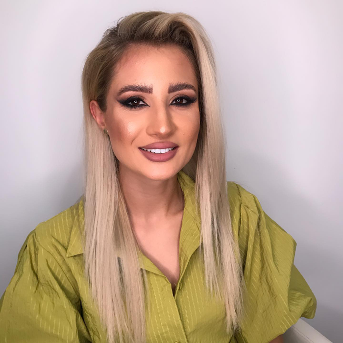 Claudia Puican, sexy-artista supranumită Paris Hilton din trending / Sursă foto: Facebook
