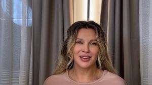 Lora, la un pas de leșin în avion. Artista a trecut prin momente de groază: ”M-au lăsat pe pistă”