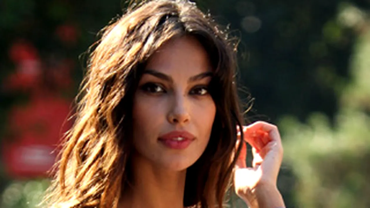 Baieti, e libera! Madalina Ghenea s-a despartit de DiCaprio