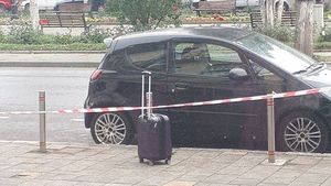Panică în Târgu Mureș din cauza unei valize abandonate. Poliția a securizat perimetrul și... Ce au descoperit specialiștii în interior