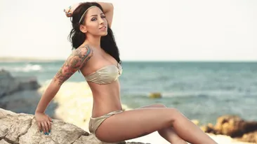 Ruby, fara lenjerie intima si cu sanii descoperiti in seara de Revelion! Vezi imaginea care a strans zeci de mii de like-uri