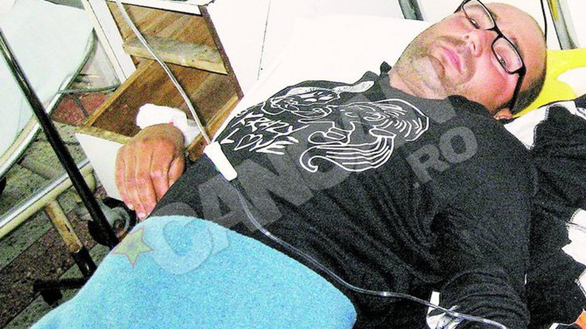 Alpinistul utilitar caruia un locatar i-a taiat franghia e inca socat: "M-a privit in ochi si a taiat coarda"