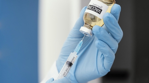 Vezi ce a făcut un individ după ce a furat 1.700 doze de vaccin anti-covid. Ce spun autoritățile