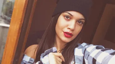 BETTY SALAM, apariţie de fiţe, cu accesorii de mii de euro! Cum s-a afişat bruneta în vacanţă