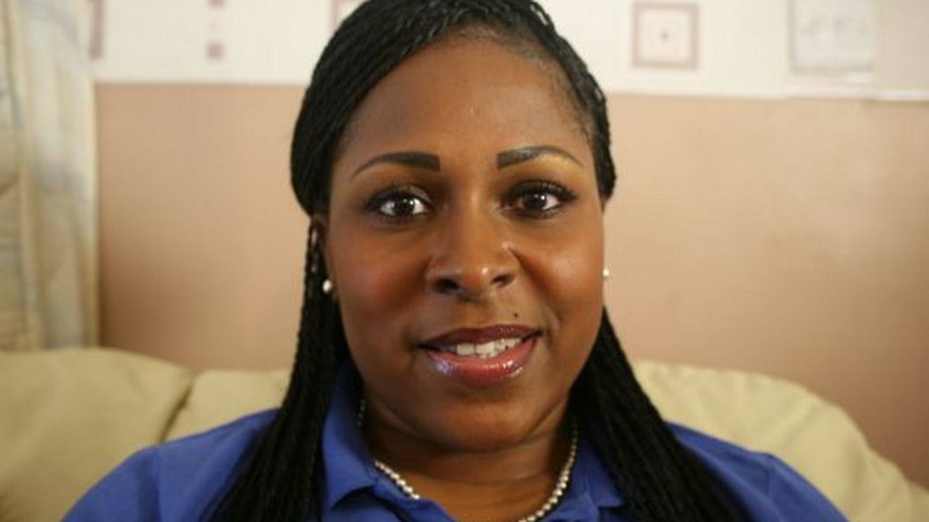 Ce si-a implantat aceasta tanara in OCHI, pentru a fi mai atragatoare! A fost la un pas sa ORBEASCA!