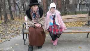FOTO / Fata celei mai bătrâne mame din România, o frumoasă majoretă. Cât de mult s-a transformat Eliza