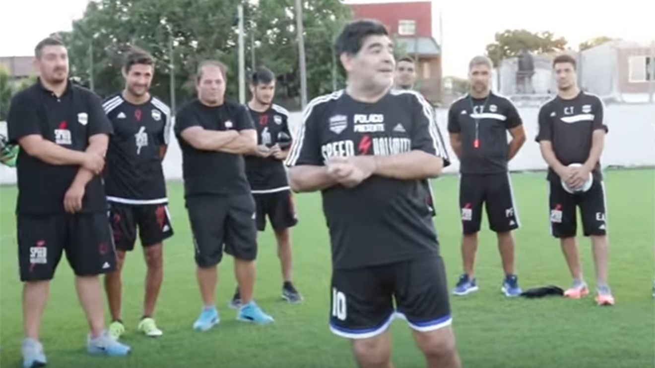 DIEGO MARADONA, clip de senzaţie! La 56 de ani are aceeaşi măiestrie în execuţia loviturilor libere ca în tinereţe