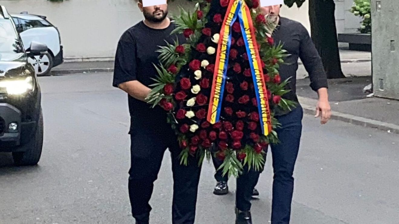 Cine a trimis prima coroană de flori, după moartea lui Iliescu. A ajuns la locuința din Primăverii a fostului președinte