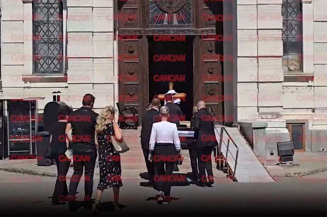 A leșinat după ce sicriul lui Ion Cernea, soțul Irinei Loghin, a ajuns la cimitirul Bellu. Cei prezenți i-au acordat ajutor pe o bancă