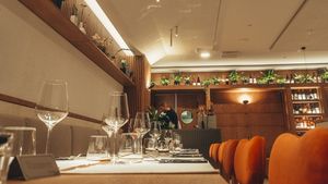 Regulile stricte pe care trebuie să le îndeplinească de azi clienții, în incinta restaurantelor. „Se interzice transferul...”