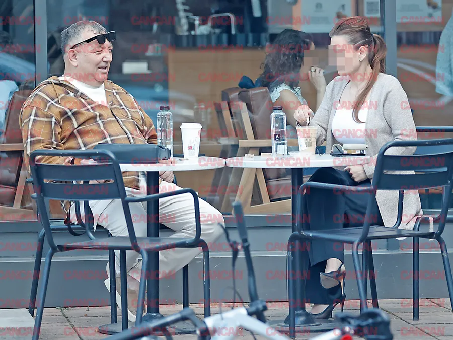 Nuredin Beinur, la cafea cu o doamnă